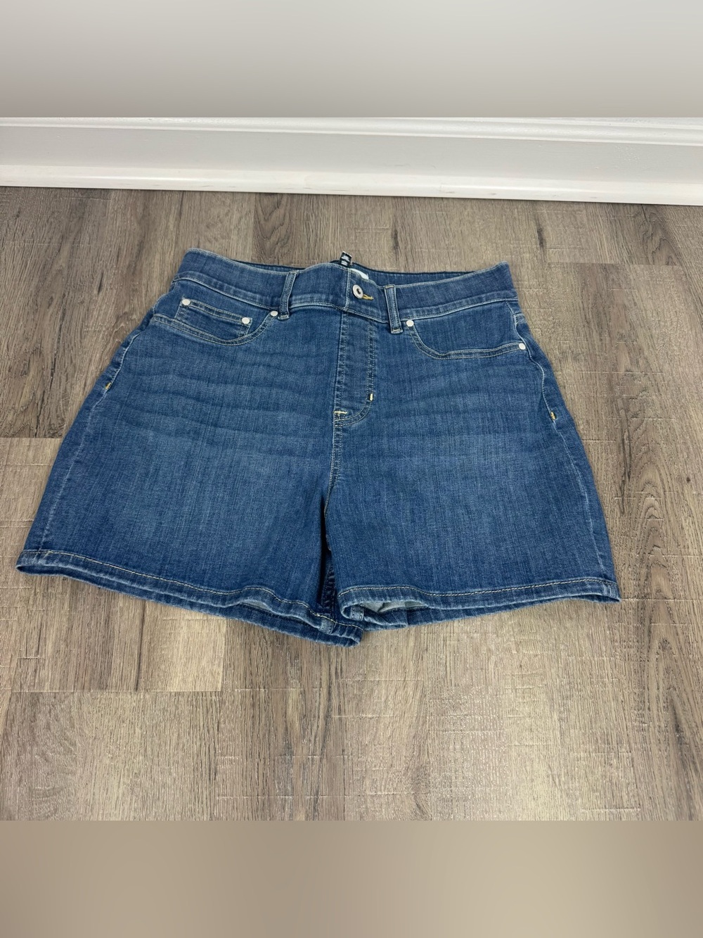 SPANX Denim Jean Shorts Size Large Slimming Shaping Stretch NEW Classic Blue